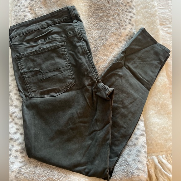 American Eagle - Super Stretch Jeggings - Size 14 - Olive Green - Picture 1 of 3